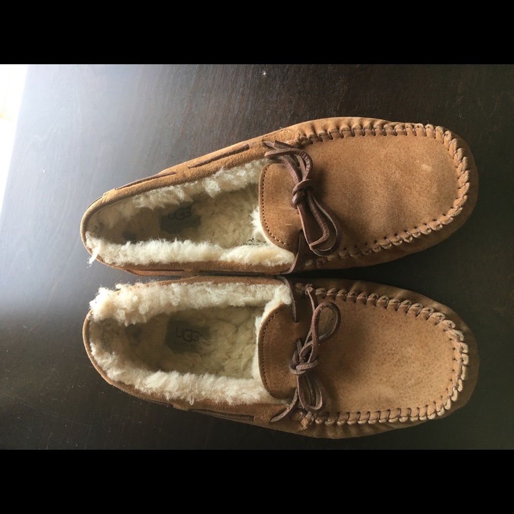 Ugg Women Moccasins(Size 9)